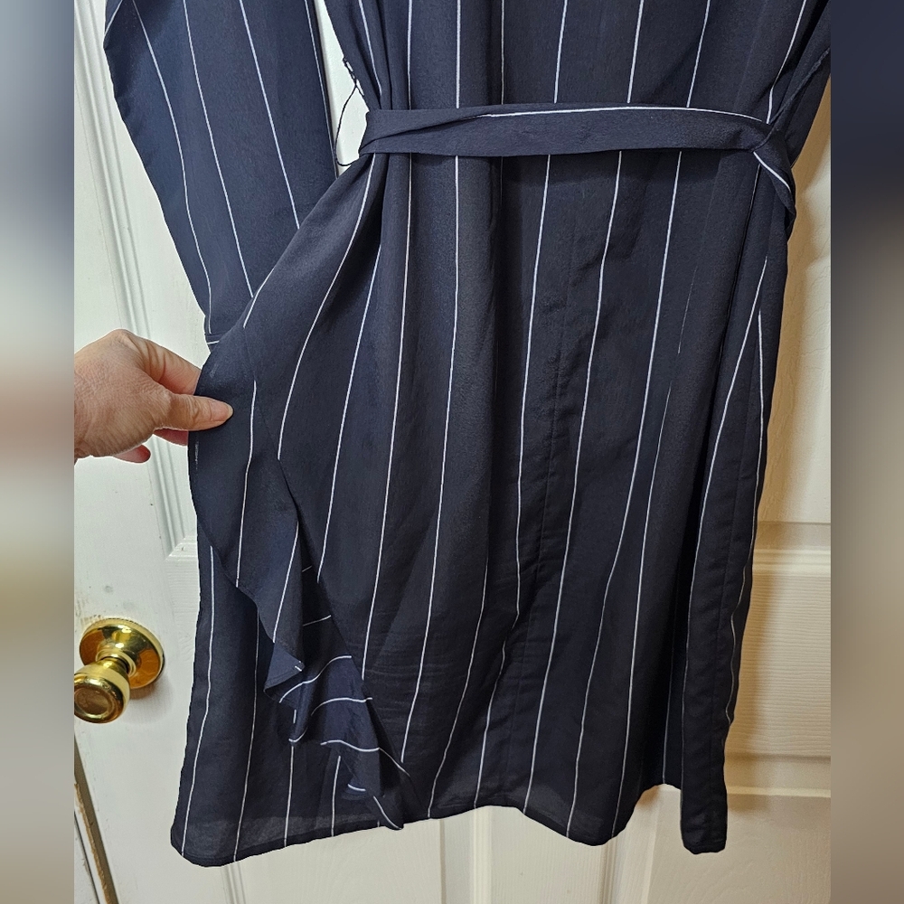 Banana Republic Women’s Dress Asymmetrical Ruffle Blue White Stripe Small - Picture 7 of 10